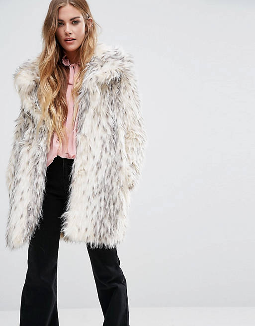 Glamorous – Mantel aus Schneeleoparden-Kunstpelz mit Schalkragen