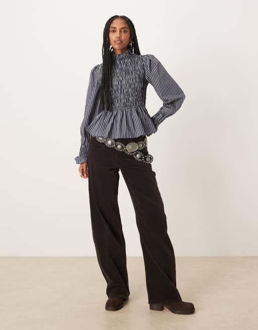 Glamorous - Marineblå bluse med rynket overkrop, lange ærmer, flæse i halsen og striber, 2 af 4