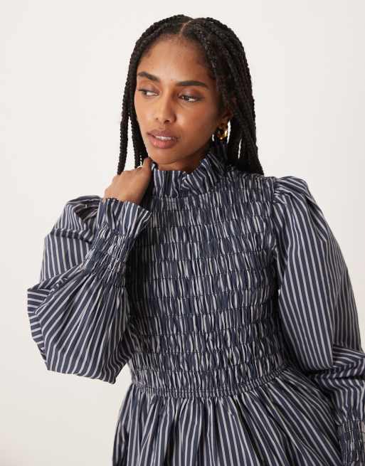 Glamorous - Marineblå bluse med rynket overkrop, lange ærmer, flæse i halsen og striber, 3 af 4