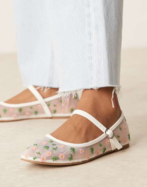 Glamorous – Mary-Jane-Ballerinas aus weißem Netzstoff mit Blumenstickerei - view 1