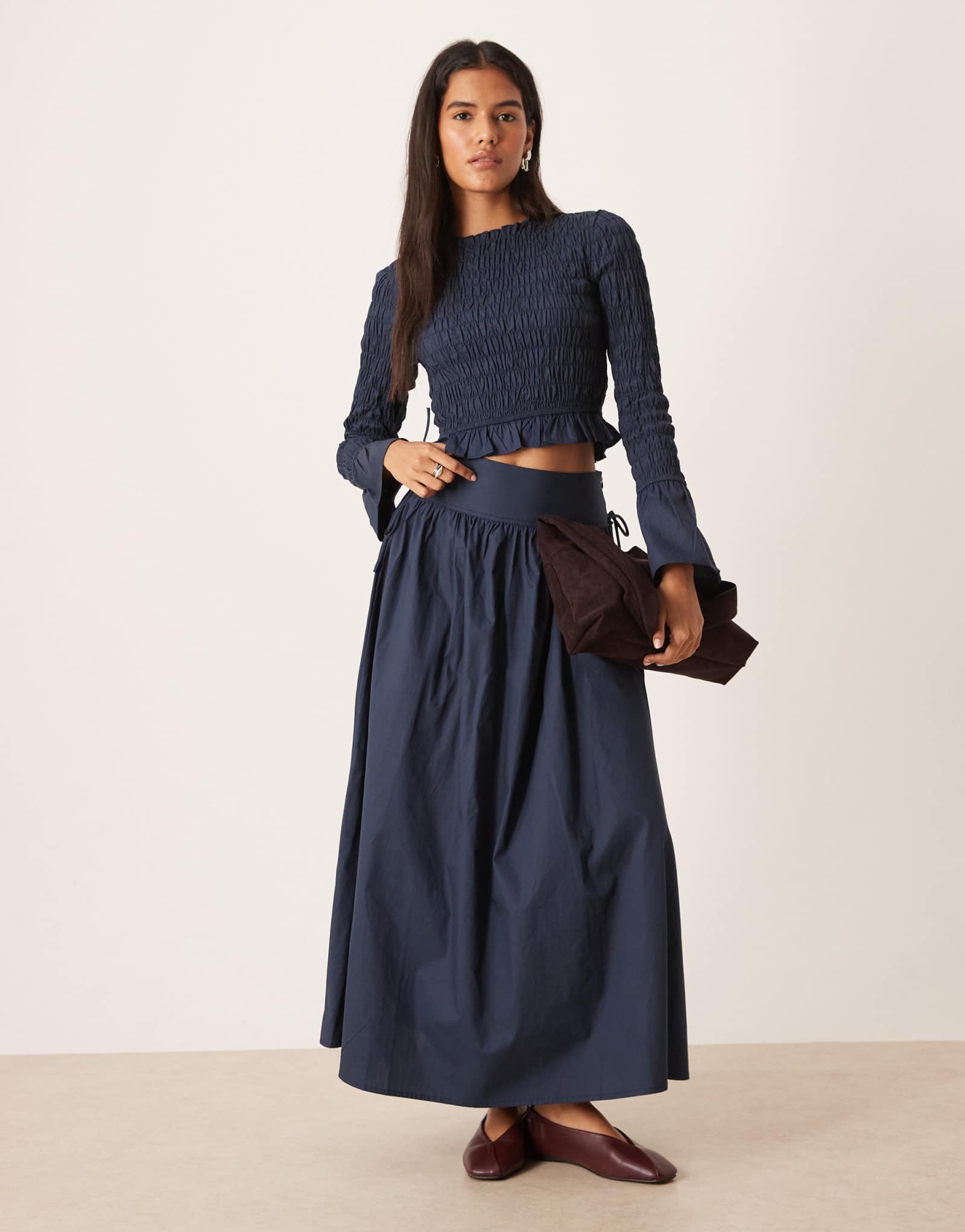 Гламурная юбка макси темно-синего цвета - часть комплекта