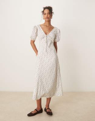 Glamorous - Maxikleid mit V-Ausschnitt, Bindedetail vorne und fliederfarbenen Blumen-Lila