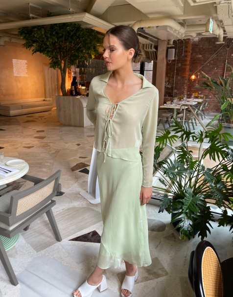 Glamorous Mid-rise midaxi-skirt in pale green
