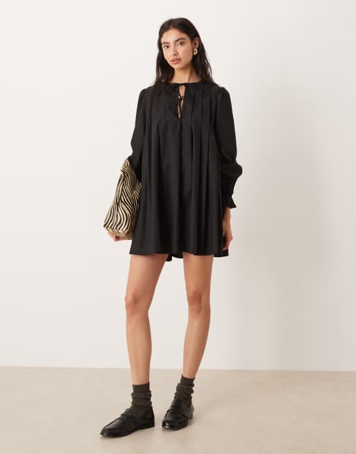 Glamorous - Mini jurk met lange mouwen en gestrikte voorkant in zwart, 2 van 4