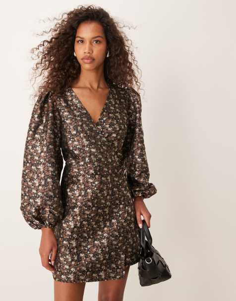 Glamorous - Mini jurk met V-hals, ballonmouwen en overslag aan de voorkant in zwart met jaren 70 bloemenprint - view 1