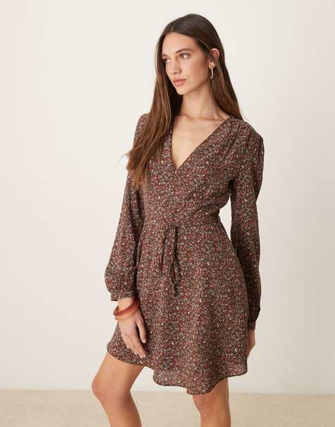Glamorous - Mini wikkeljurk in jaren 70-stijl in bruin met fijne bloemenprint - view 1