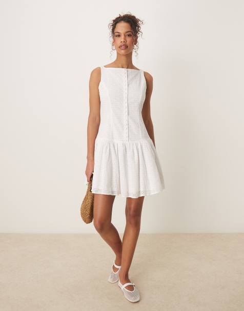 Glamorous – Minikleid in Weiß mit tiefer Taille und Lochstickerei - view 1
