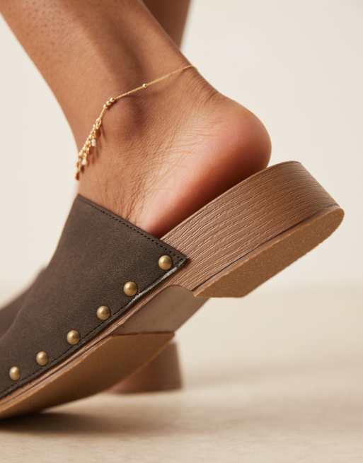 Glamorous mule clogs with studs in chocolate, 2 of 4
