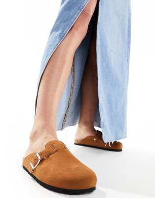 Glamorous mules in tan