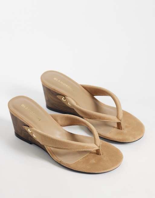 Glamorous - Naturfarvede sandaler med kilehæl og tårem i imiteret ruskind, 2 af 4