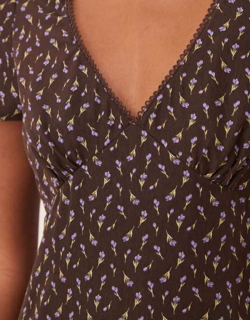 Glamorous - Nette maxi jurk met V-hals in bruin met lilakleurige bloemenprint, 2 van 4