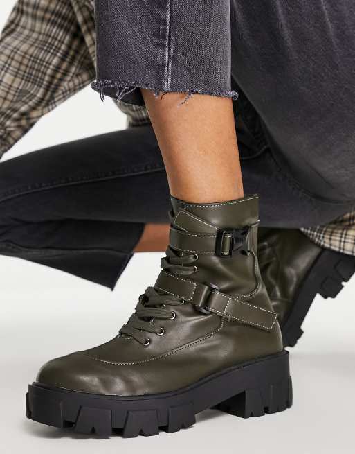Glamorous – Olivgröna platta ankelboots med snörning, bred passform och spännen, 4 av 4