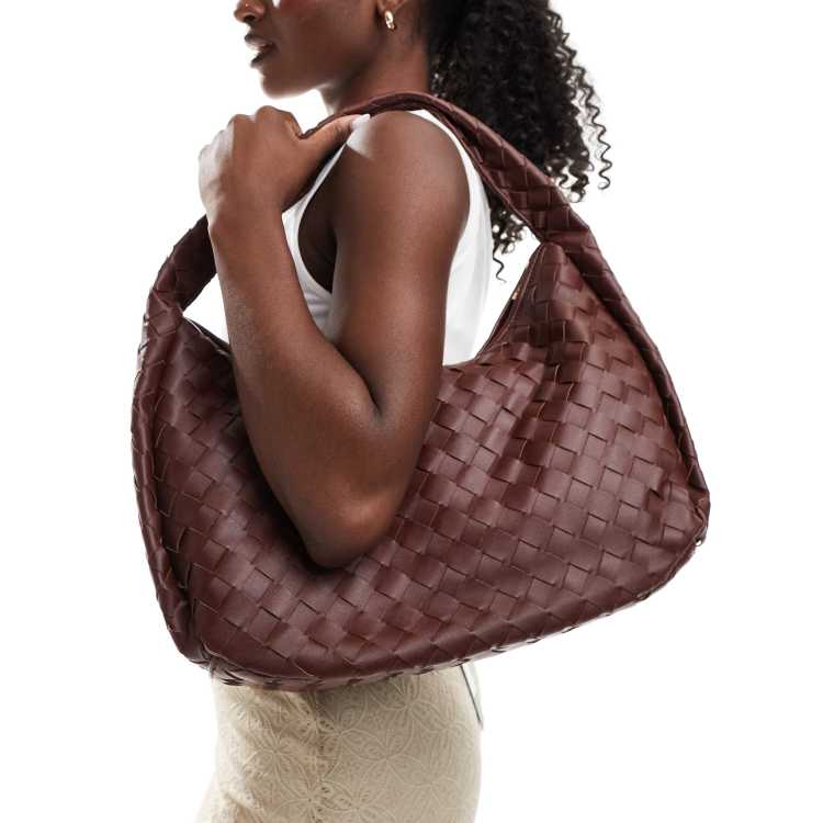 rough style bag／dark brown Leather bag with zip and inside lining. Dark brown super