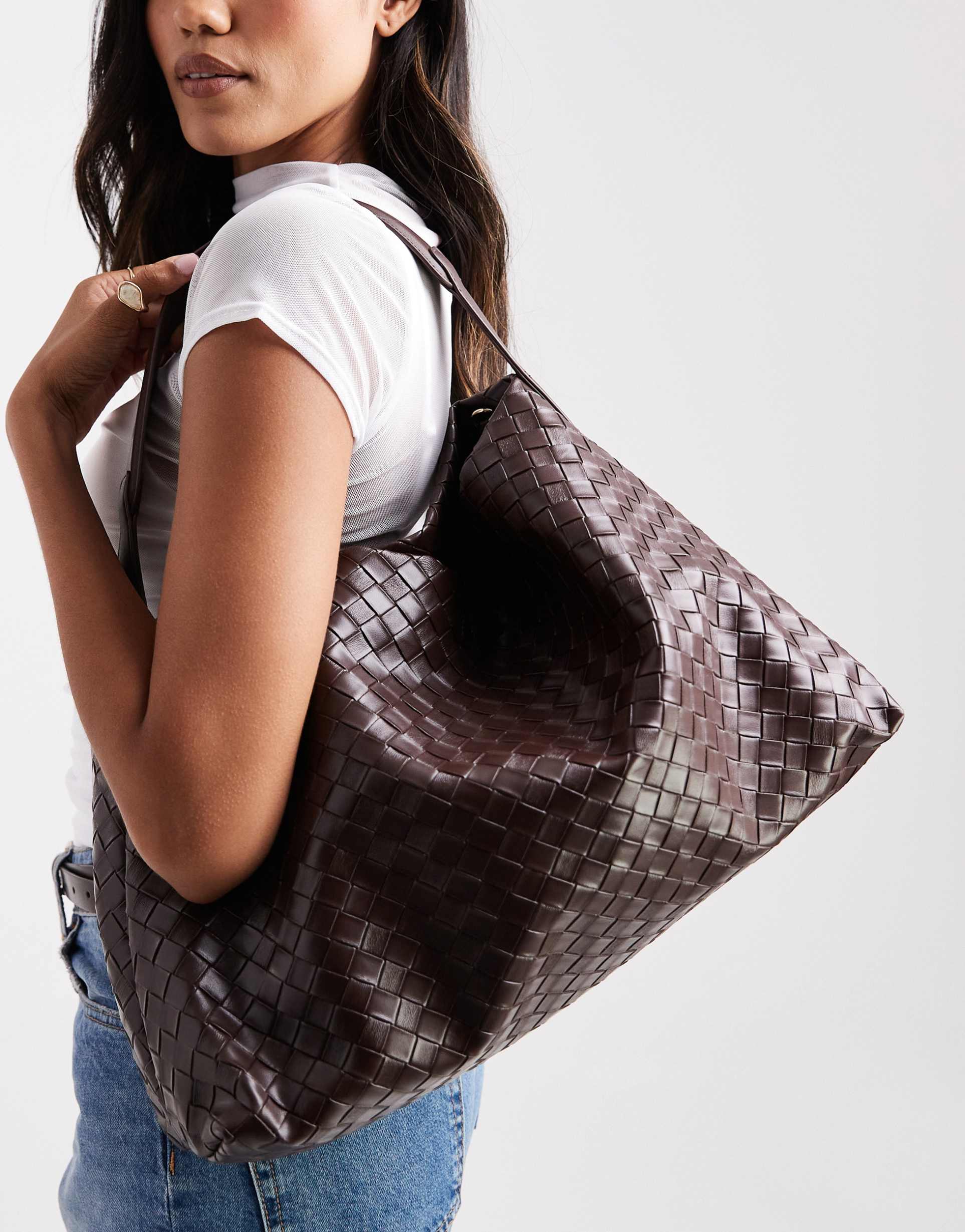 glamorous oversized woven shoulder bag in deep brown