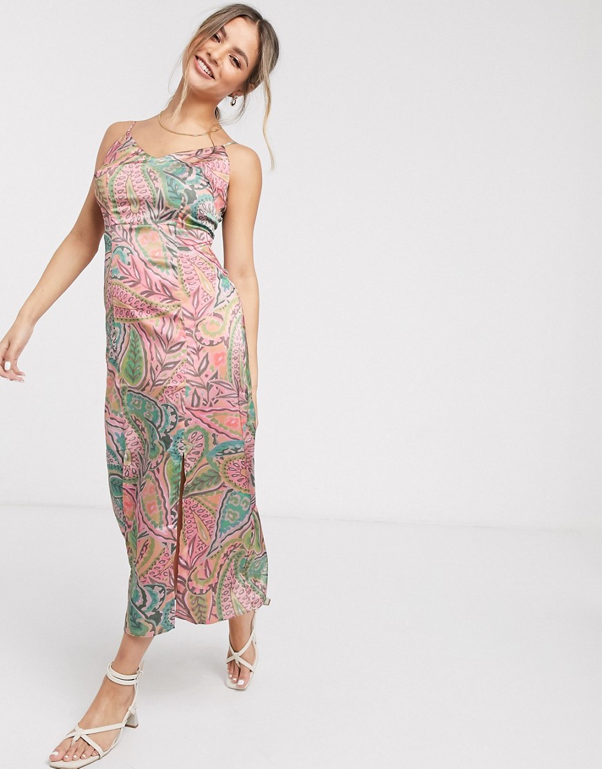 Glamorous – Paisleymönstrad midiklänning i satin med tunna axelband-Flerfärgad