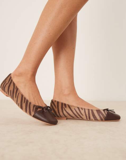 Glamorous – Płaskie brązowe balerinki we wzór w paski zebry - view 1