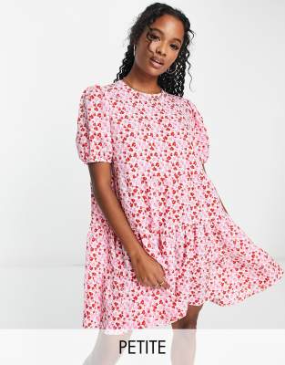 Glamorous Petite - Gestuftes Mini-Hängerkleid in Rosa mit Blümchenmuster-Bunt