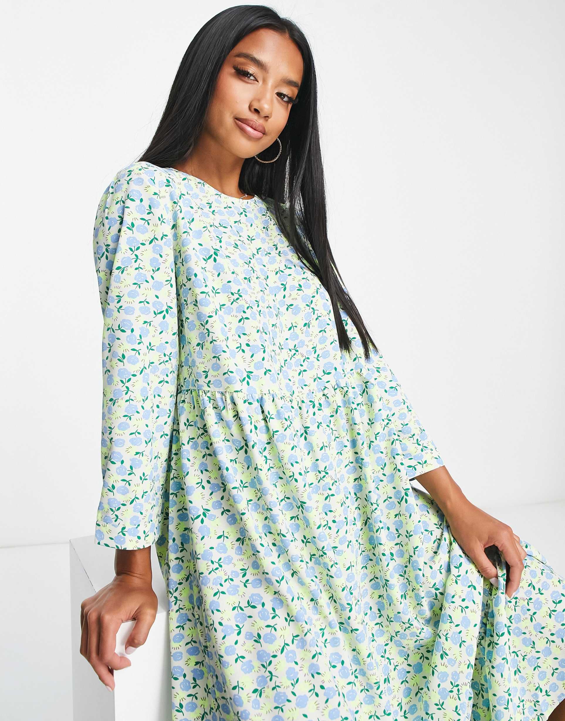 Glamorous Petite long sleeve midi smock dress in vintage ditsy floral view 4