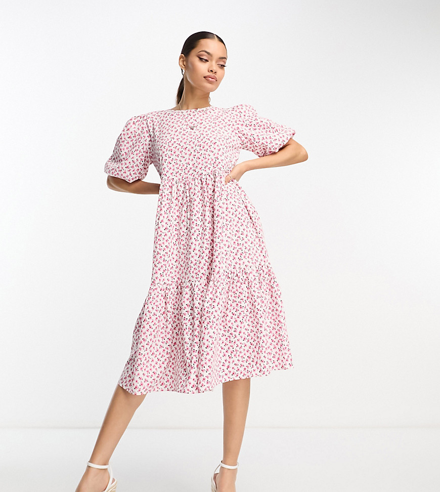 glamorous petite - panelsydd smockklänning med knytning baktill, korta ärmar och rosknoppsmönster-pink