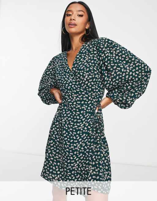 Glamorous Petite - Vestito corto avvolgente verde a fiori