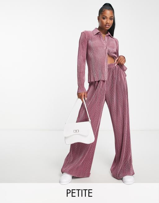 https://images.asos-media.com/products/glamorous-petite-wide-leg-plisse-pants-in-purple-dot-part-of-a-set/202686020-1-purplespotplisse?$n_640w$&wid=513&fit=constrain