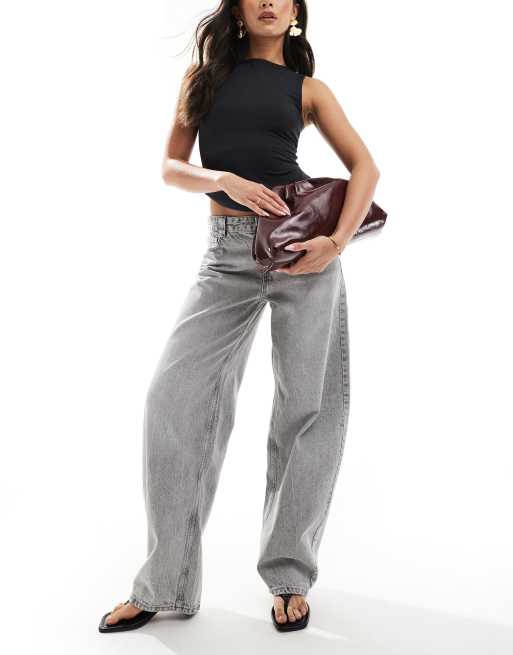 Glamorous pillow clutch bag in deep burgundy