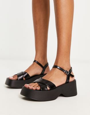 Glamorous - Plateausandalen in Schwarz mit überkreuztem Riemen-Black