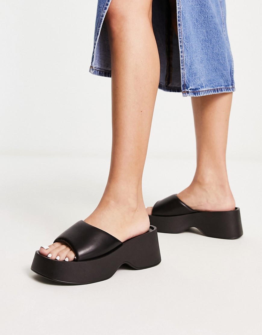 Glamorous platform sandals in black