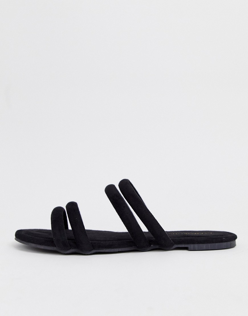 Glamorous – Platta sandaler med flera remmar-Svart
