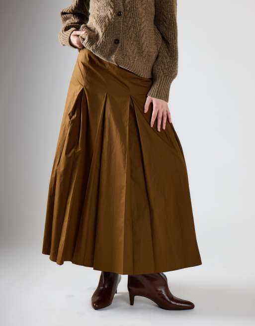 Glamorous Pleated maxi skirt in deep olive, 2 of 4