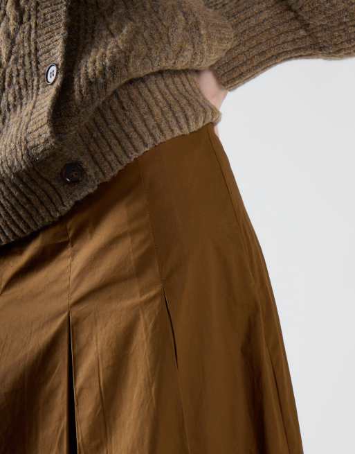 Glamorous Pleated maxi skirt in deep olive, 3 of 4