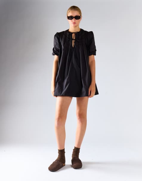 Glamorous Pleated mini dress in black - view 1