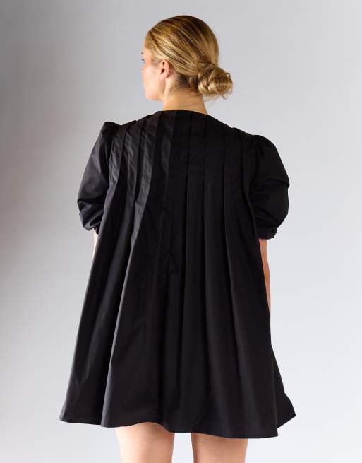 Glamorous Pleated mini dress in black, 2 of 4