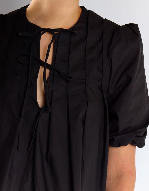 Glamorous Pleated mini dress in black, 4 of 4