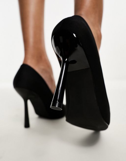 Glamorous pointed high heeled pumps in black