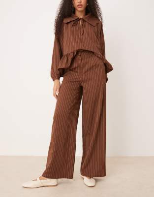 Glamorous Poplin Pull On Pants In Brown