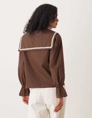 Glamorous Poplin Shirt With Square Collar In Brown