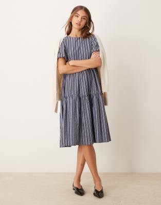 puff sleeve tiered midi dress in blue/gray stripe