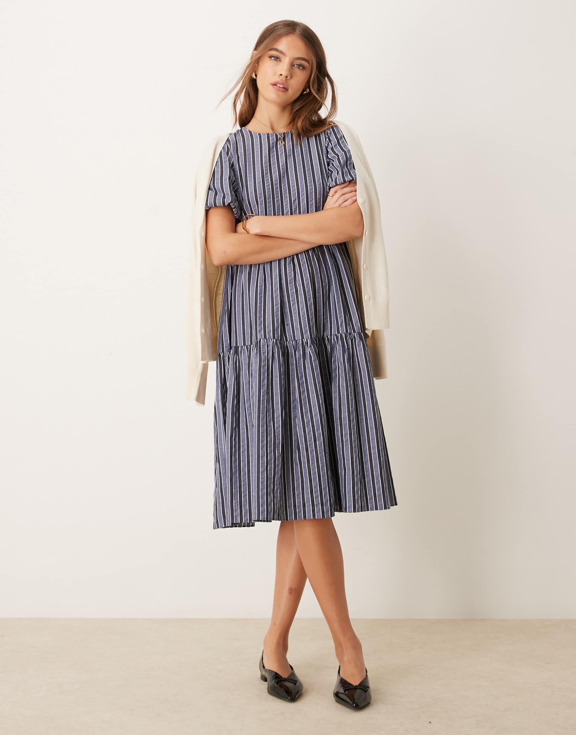 glamorous puff sleeve tiered midi dress in blue/gray stripe