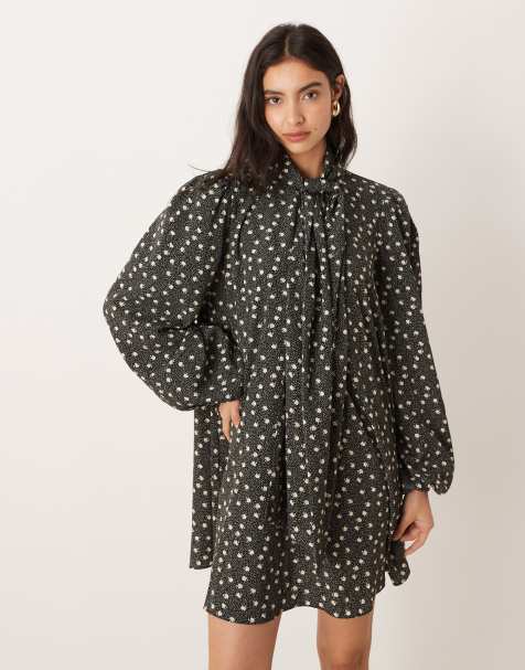 Glamorous pussybow smock mini dress with balloon sleeves in polka dot floral