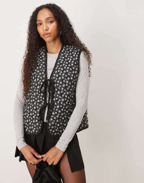 Glamorous Quilted gilet in black white flower - view 1