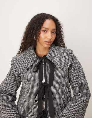 Glamorous Quilted Tie-front Collared Jacket In Black