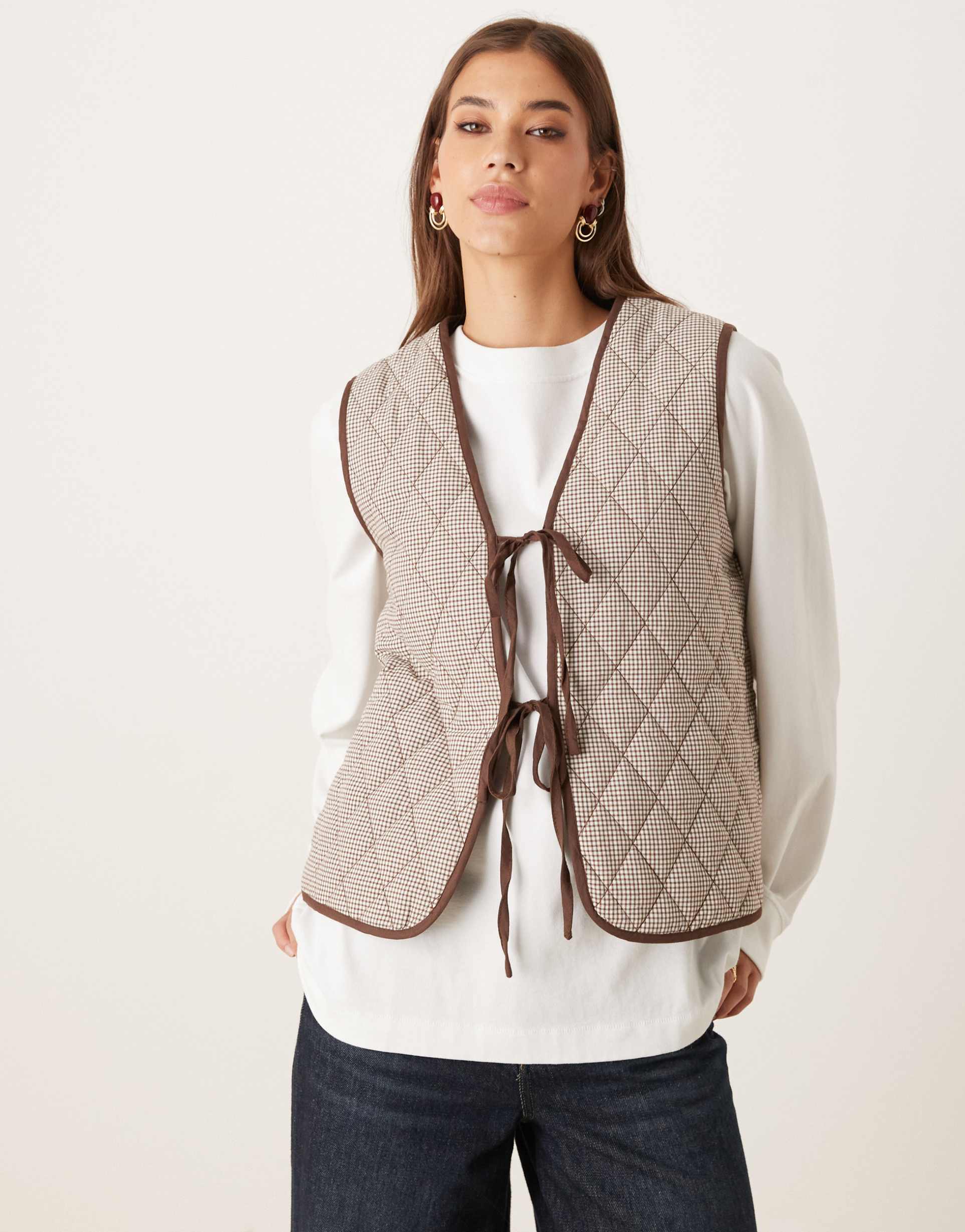 glamorous quilted vest in brown gingham