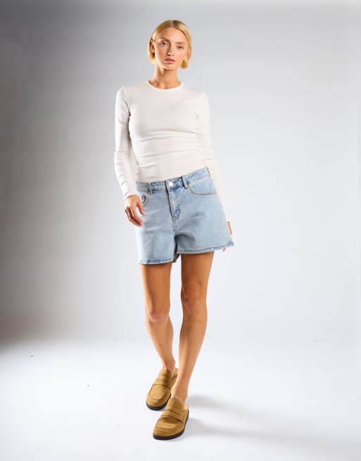 Glamorous Regular fit denim short in mid blue, 2 of 4