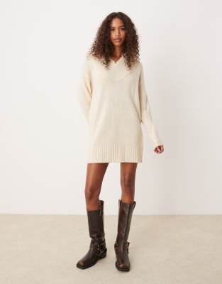 glamorous ribbed v neck slouchy sweater dress in cream knit