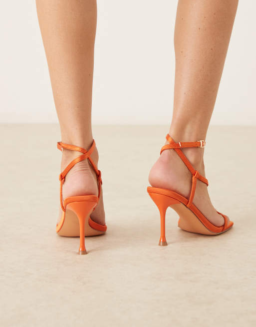 Glamorous – Riemchensandaletten aus Satin mit Absatz, in gebranntem Orange, 2 von 4