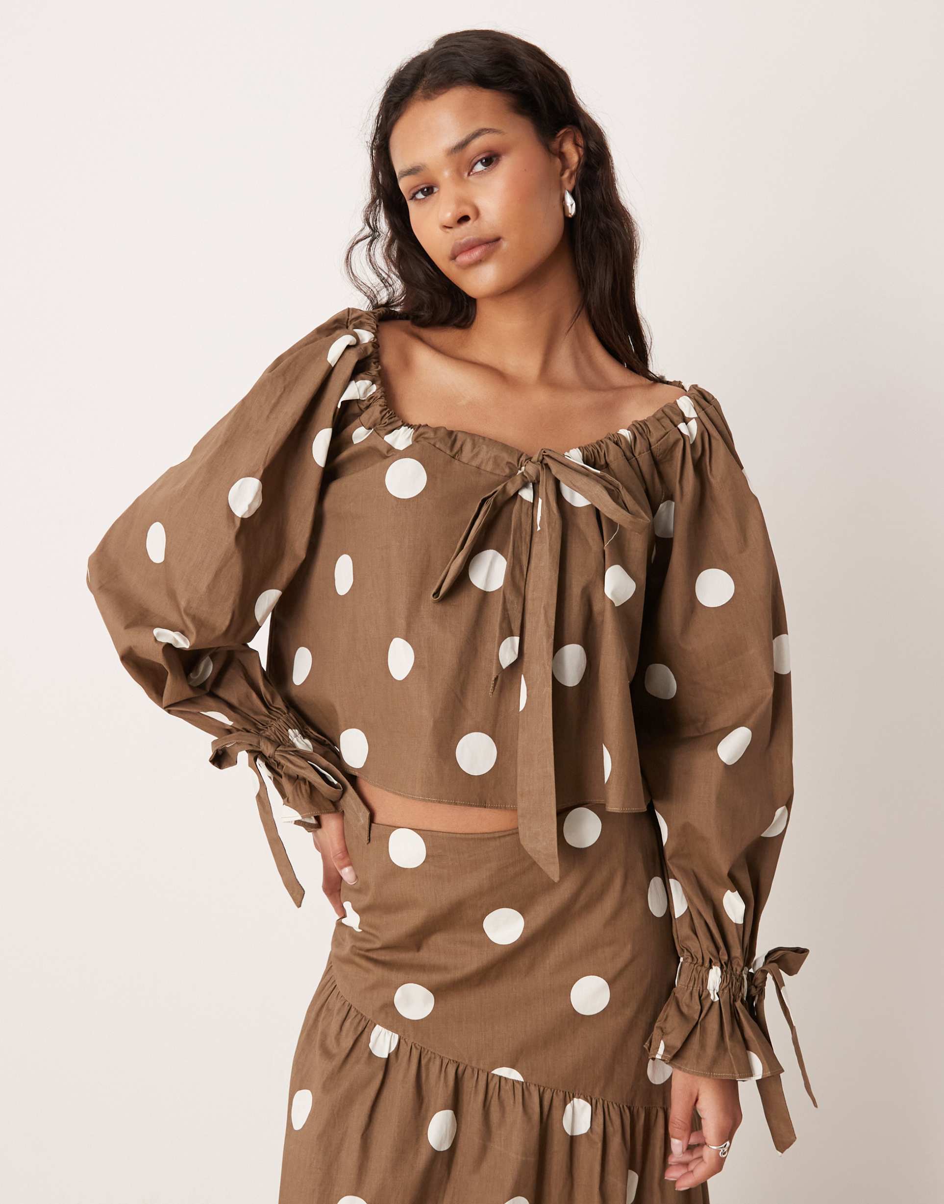 glamorous round neck slouchy blouse with ties in brown polka dot - part of a set