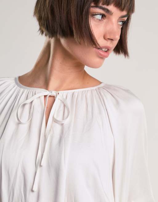 Glamorous Ruffle blouse in off white, 2 of 4