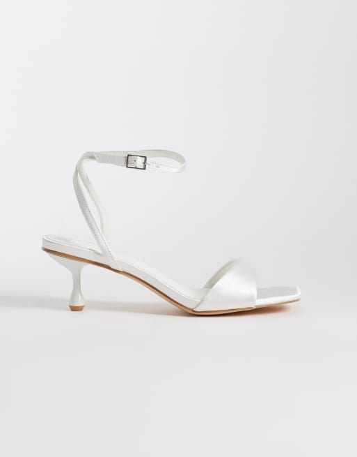 Glamorous - Sandali con tacchetti a spillo in raso color avorio, 1 di 4