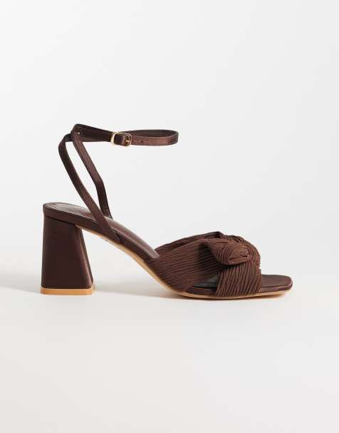 Glamorous sandalias de corte ancho con tacón ancho y lazo marrones - view 1